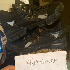 Gucci Flashtrek shoes